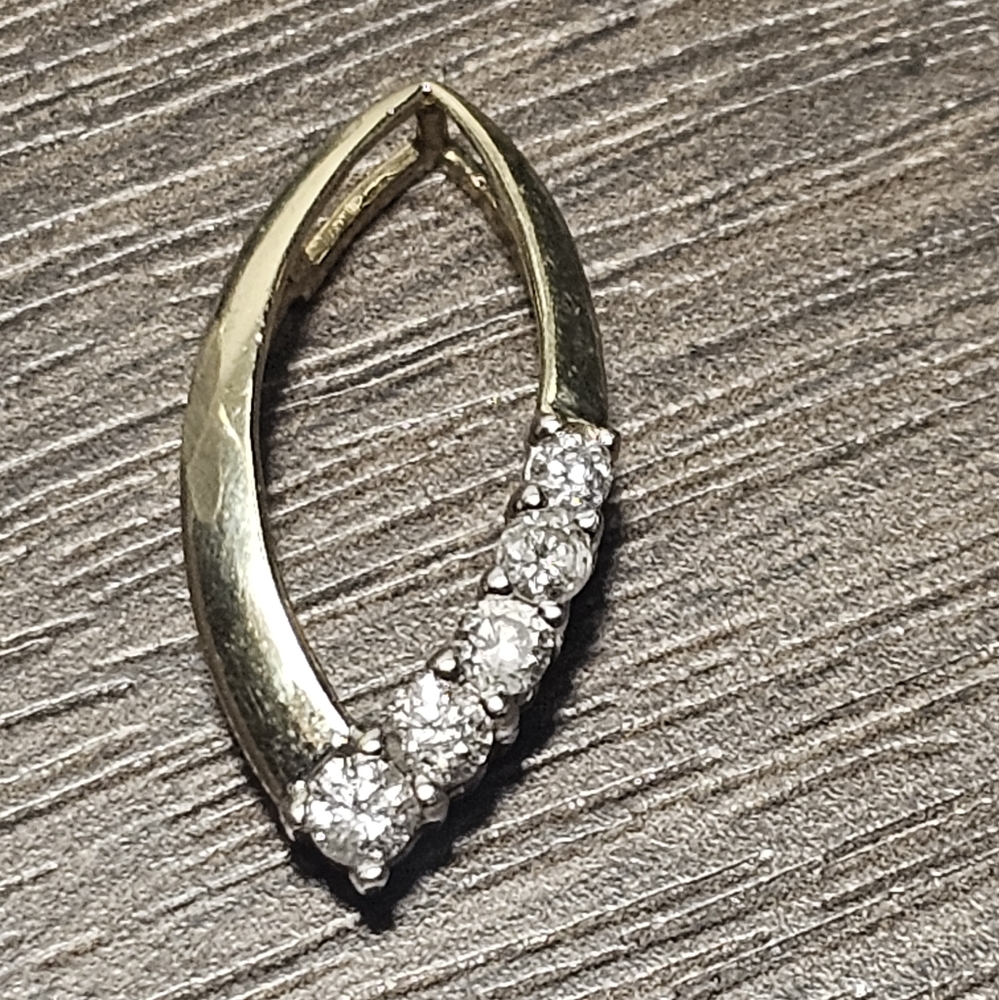 10k yellow gold diamond pendant